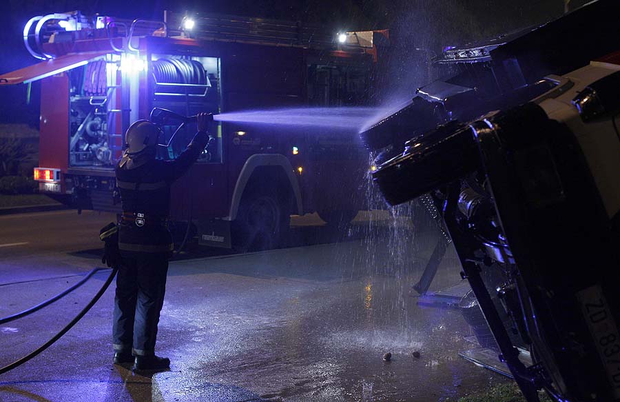 Zadar, 150111.Prometna nesreca u ulici Ante Starcevica. Ocevid je u tijeku tako da jos nema sluzbenih informacija o nesreci.Foto: Jure Miskovic / CROPIX