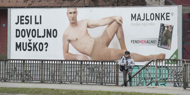 Zagreb, 280111.Zagrebacka avenija.Na slici: Plakat  'jesi li dovoljno musko' .Foto: Damir Krajac / Cropix