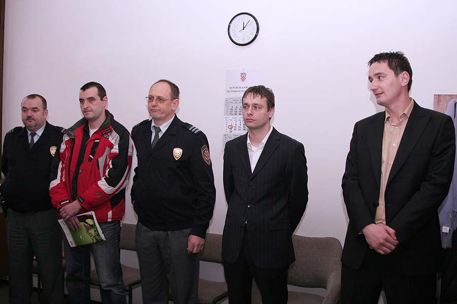 karlovac, 140211.Sudjenje trojcu iz Mladezi HDZ-a.Danijel Trupkovic, Zeljko Gorsic i Vladimir Vogrinc (s desna na lijevo) na karlovackom Opcinskom sudu rekli su da nisu krivi za premlacivanje Marka Jovkovica u klubu Astralis prije dva mjeseca.Foto: Mario Pusic / Cropix