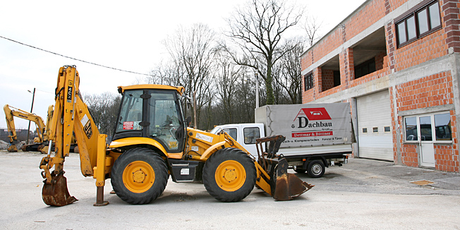 Zagreb, 210311.Dvojica maloljetnika provalila su u tvrtku Atlas Agram d.o.o. i pronasla kljuceve vilicara i vozili ga. Jedan se djecak prevrnuo s vilicarom i tesko ozljedio. Foto: Biljana Gaurina / CROPIX