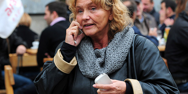 Zagreb, 161010.Poznatih je i danas bilo na zagrebackoj spici.Na slici: Ljerka Mintas Hodak na Cvjetnom trgu.Foto: Miso Lisanin / CROPIX