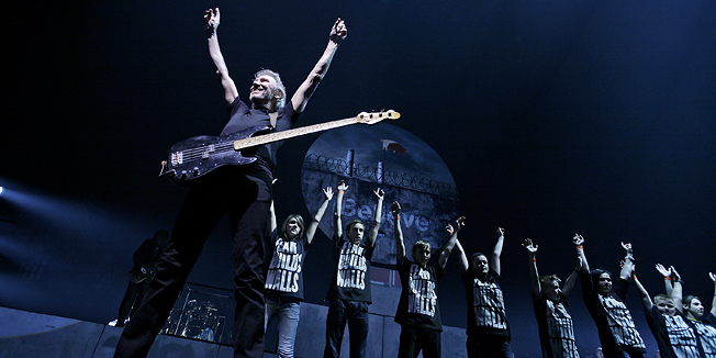 Zagreb, 130411.Arena Zagreb, Laniste.Roger Waters iz popularne grupe Pink Floyd na The Wall tour 2010/2011.Foto: Nina Djurdjevic / CROPIX
