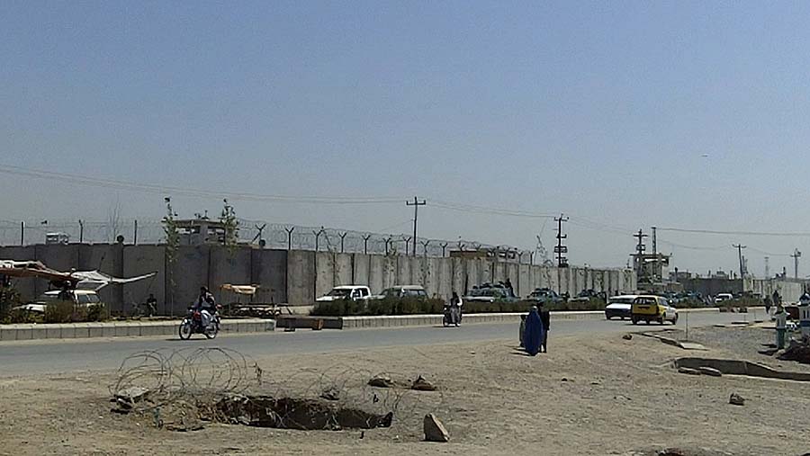 A general view of the Kandahar prison is seen in Kandahar on April 25, 2011. Almost 500 Taliban prisoners escaped from an Afghan prison overnight after their comrades had spent months digging a massive underground tunnel in an audacious jailbreak, officials said April 25. The Taliban said it was behind the operation in Kandahar, the militant Islamist organisation's heartland in the south of the country, and that all of those who escaped were its members, many of them senior commanders. AFP PHOTO / STR