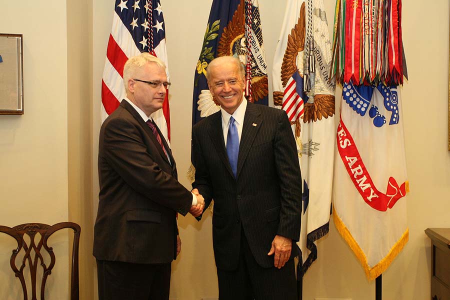 Washington, 030511.Roosevwltova soba u Bijeloj kuci.Na fotografiji: Predsjednik Ivo Josipovic i Biden Joe, Americki potpredsjednik.Foto: Jasmina Ryan