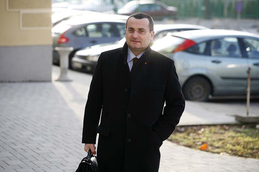 Zagreb, 120209.Sudjenje bivsim celnim ljudima Dinama Mirku Novoselu, Tomi Horvatincicu i Damiru Vrbanovicu na Opcinskom sudu u Zagrebu. Terete se za malverzacije pocinjene od 1997-2000. godine kojima je drzavni proracun ostecen za 194 milijuna kuna. Svjedoce Zlatko Canjuga i HDZ-ova ministrica Marina Matulovic Dropulic. Zlatko Canjuga.Foto: Ranko Suvar / CROPIX