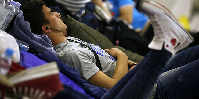 Zagreb, 040611.Posjet Pape Benedikta XVI. Hrvatskoj - Zagreb, 04. i 05. lipnja. Zagrebacki velesajam.Na slici: hodocasnici iz cijele Hrvatske su imali mogucnost da prenoce u paviljonima Zagrebackog velesajma.Foto: Neja Markicevic / CROPIX