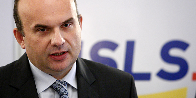 Zagreb, 131010.HSLS, Zrinjevac.Predsjednik HSLS-a Darinko Kosor odrzao je tiskovnu konferenciju na temu 