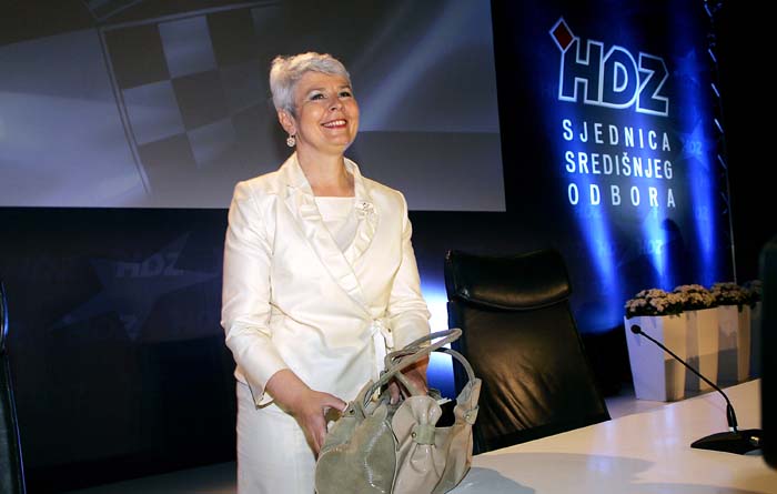 Zagreb, 180611.Avenija Dubrovnik.Sjednica prosirenog Sredisnjeg odbora HDZ-a u kongresnoj dvorani Globus na zagrebackom Velesajmu. Na slici: predsjednica Vlade Jadranka Kosor.Foto: Ranko Suvar / CROPIX
