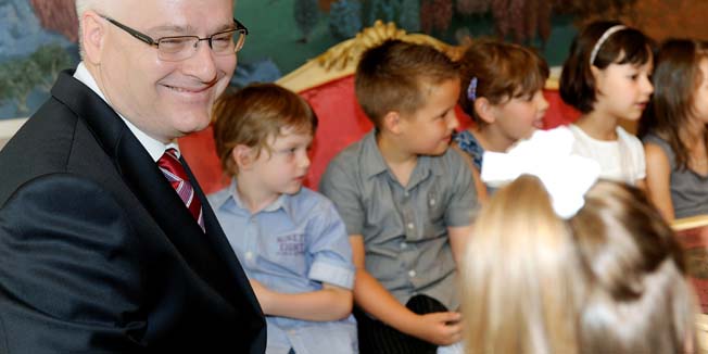 Zagreb, 180611. Ured Predsjednika RH, kava s predsjednikom Ivom Josipovicem.Ivo Josipovic primio je u posjet djecu iz djecjeg vrtica i jaslica Zipkica iz Zaboka.Foto: Srdjan Vrancic / CROPIX