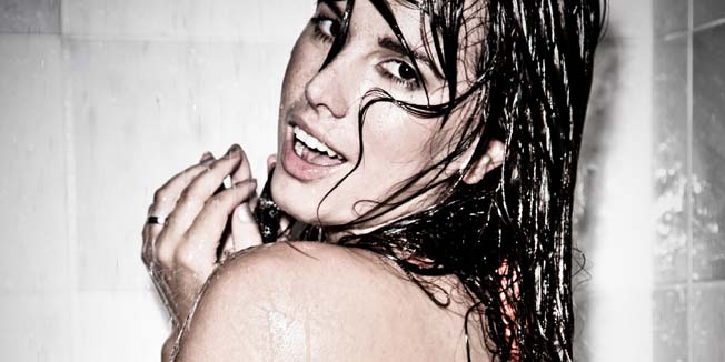 Zagreb, 280611.Nives Drpic Celzijus pod tusem na bazenu Mladost .Foto: Biljana Gaurina / CROPIX