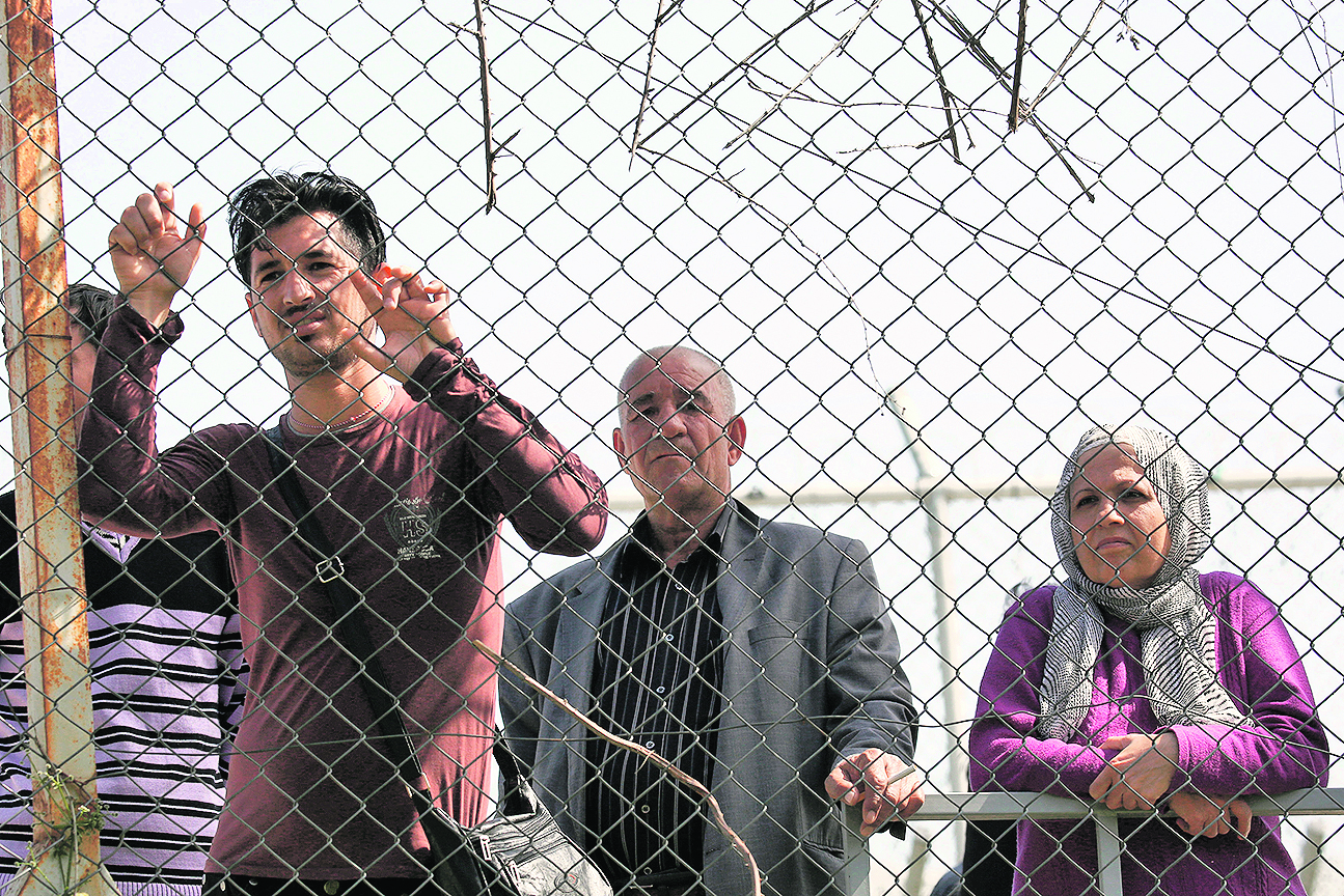 51612-66124-2016-04-04T095620Z_24599250