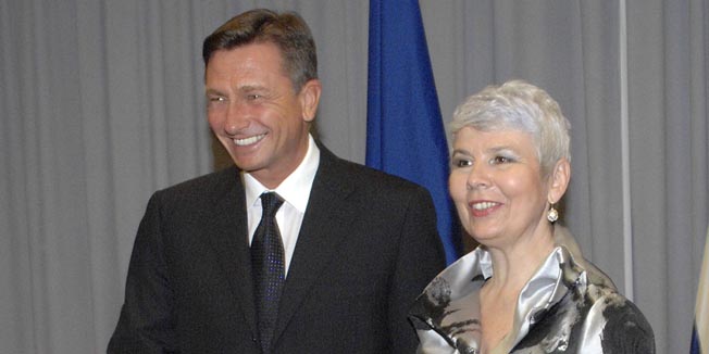 Dubrovnik, 100710.Povodom odrzavanja medjunarodne konferencije sefova drzava i vlada, visokih duznosnika europskih i sjevernoamerickih zemalja te predstavnika medjunarodnih organizacija, âCroatia Summit â South East Europe Facing Global Challengesâ, predsjednica Vlade Republike Hrvatske Jadranka Kosor odrzala je niz bilateralnih susreta s najvisim drzavnim duznosnicima. Susret predsjednice Vlade Jadranke Kosor s predsjednikom Vlade Republike Slovenije Borutom Pahorom.Foto: Admir Buljubasic / CROPIX