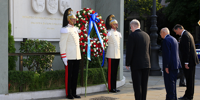 Trst, 130710.Susret predsjednila Italije, Slovenije i Hrvatske. Predsjednik Ivo Josipovic, Danilo Turk i Giorgio Napolitano susreli su se u Trstu te su zajedno polozili vijenac na 
