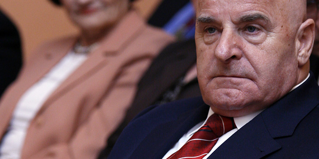 Varazdin, 230410.Zapocelo je obiljezavanje dana opcine Vinica, jedne od najstarijih u Hrvatskoj.Opcina Vinica povijesno je veoma vazna u sjevernoj regiji Hrvatske, ali u novije doba gubi vaznost te postaje tek regionalno jedna od opcina u Varazdinskoj zupaniji.Ime Vinica prvi se put spominje 1334. godine, a u ranijoj povijesti postoje naznake da su u srednjem vijeku Rimljani u tom kraju uzgajali vinovu lozu kojom su se krijepili u europskim pohodima.Dan opcine je 25. travnja, na blagdan sv. Marka koji je i zastitnik opcine.Na slici Ivan Jarnjak, potpredsjednik Hrvatskog sabora na svecanosti proslave .Foto: Andrej Svoger / Cropix