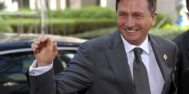 Slovenia's Prime Minister Borut Pahor arrives at an European Union Heads of States summit in Brussels  June 17, 2010.   REUTERS/Eric Vidal  (BELGIUM - Tags: POLITICS BUSINESS)