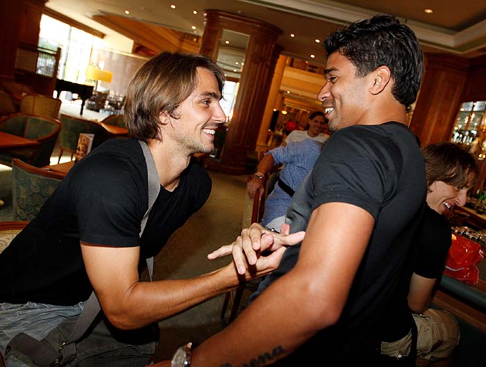 Zagreb, 080810.Hotel Sheraton.Okupljanje hrvatske nogometne reprezentacije povodom prijateljske utakmice sa reprezentacijom Slovacke u Bratislavi 11. kolovoza.Na fotografiji: Niko Kranjcar i Eduardo da Silva.Foto : Ronald Gorsic / CROPIX