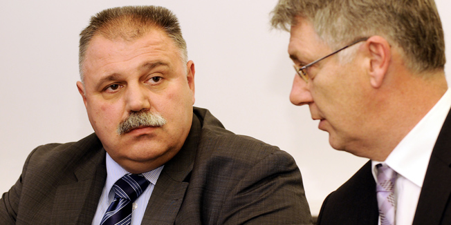 Zagreb, 270109.Vlada RH. Nakon sastanka, zatvorenog za javnost, Vlade s predstavnicima HUP-a (Hrvatska udruga poslodavaca) Damir Kustrak, predsjednik HUP-a i Ivan Suker, ministar financija, odrzali su konferenciju za tisak.Foto: Bruno Konjevic / CROPIX