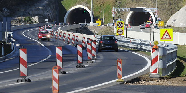 Rijeka, 201008.22. listopada otvorit ce se autocesta Rijeka - Zagreb u punom profilu, a danas su ju obisli predstavici autoceste s novinarima.Foto: Bruno Konjevic / CROPIX