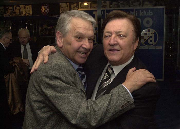 zagreb,250304komemoracija bivsem igracu dinama mirko braun -charly,u plavom salonu dinama,otto baric izbornik hrv. repke i tomislav ivic trener iz splitafoto. drago sopta-spo-