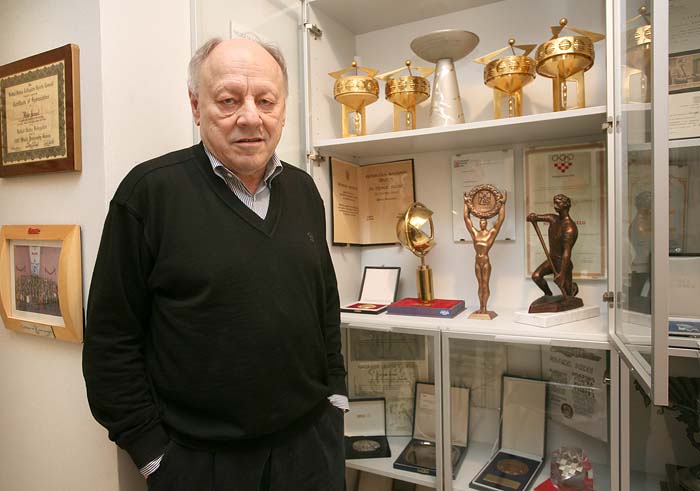 Zagreb, 240409. Zrinjevac.Mirko Novosel, bivsi kosarkaski trener.Foto: Biljana Gaurina / CROPIX