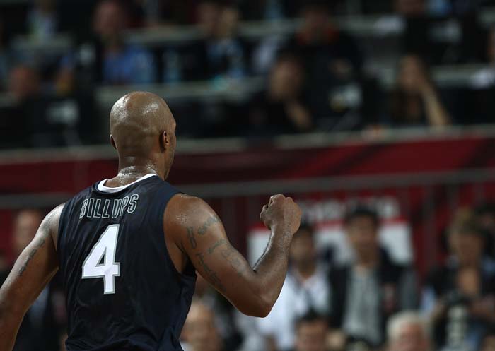 US captain Chauncey Billups celebrates during the World Championship basketball final match Turkey vs. USA, on September 12, 2010 in Istanbul.          AFP PHOTO / BEHROUZ MEHRI