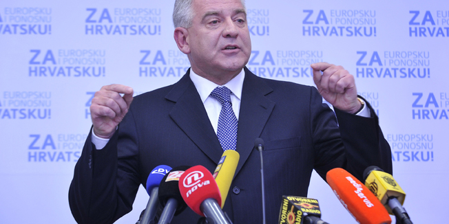 Zagreb, 030110.Sredisnjica HDZ - a.Ivo Sanader sazvao je prvu press konferenciju nakon 6 mjeseci na kojoj je objavio da od danas u potpunosti aktivira svoju ulogu pocasnog predsjednik HDZ-a sa svim duznostima i pravima.Foto: Marko Miscevic / CROPIX