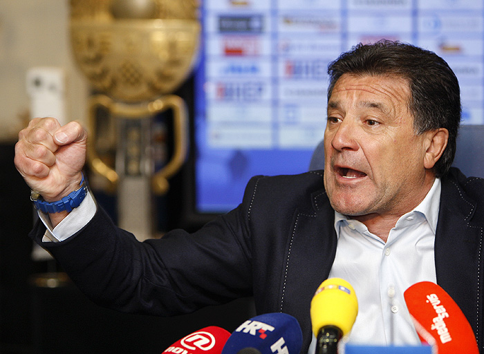 Zagreb, 040109.Maksimirska 128. Prostorije NK Dinama.Konferencija za medije Zdravka Mamica povodom izjave Ivana Sibera u jucerasnjoj emisiji RTL-a Duel u kojem su se sucelili predsjednicki kandidati Ivo Josipovic i Milan Bandic.Foto: Ronald Gorsic / CROPIX