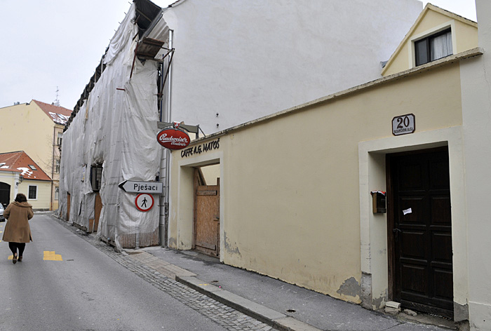 Zagreb, 12012010.Kuca u Basaricekovoj 20, navodno u vlasnistvu Josipa Protege uhicenog zbog korupcijskog skandala u Postanskoj banci.Foto: Bruno Konjevic / CROPIX