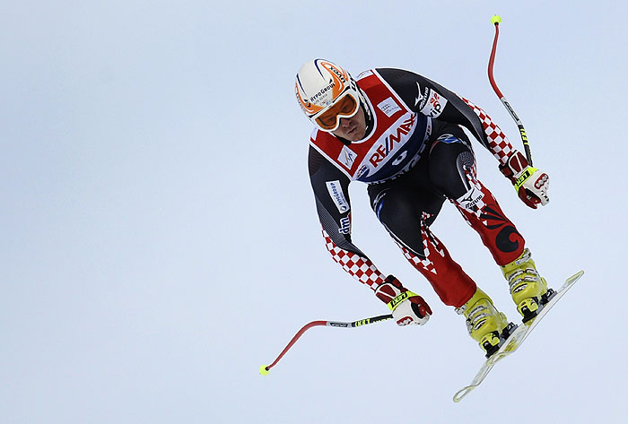Croatian Ivica Kostelic jumps during the first round of the FIS World Cup Men's Super combined-Downhilll in Wengen on January 15, 2010. AFP PHOTO / FRANCK FIFE
