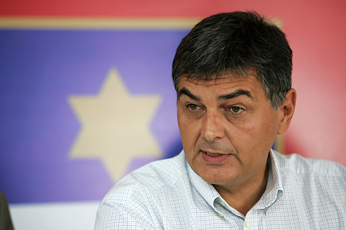 Osijek, 250809.Vladimir Sisljagic predsjednik HDSSB-a odrzao je konferenciju za novinare na kojoj se osvrnuo na trenutnu politicku i ekonomsku situaciju u zemlji.Foto: Vlado Kos / CROPIX