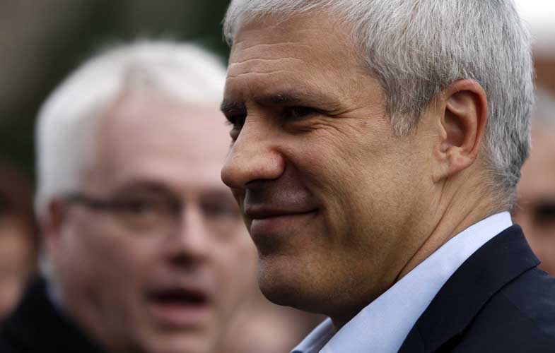 Gracac, 251110.Danas popodne predsjednik Srbije Boris Tadic i predsjenik Hrvatske Ivo Josipovic posjetili su Gracac i sajam tradicijskih proizvoda i obrta pod nazivom Jesen u Gracacu.Foto: Jure Miskovic / CROPIX 