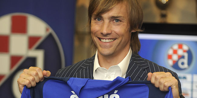 Zagreb, 270410.Maksimirski stadion.Dario Simic novi  igrac Dinama, nakon 12 godina, vratio se u maticni klub poslije Intera, Milana i Monaca.Foto: Drago Sopta / CROPIX