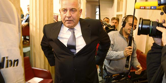 Zagreb, 221010.Sabor, Markov trg.Redovita sjednica Sabora.Novi zastupnik Ivo Sanader dolazi u sabor.Foto: Goran Mehkek / CROPIX