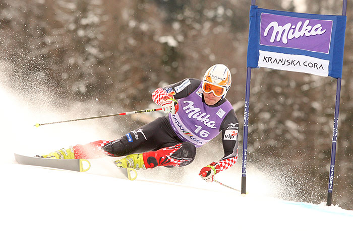 Kranjska gora, 290110.Danas se Kranjskoj gori odrzana zaostala utrka veleslaloma iz  Adelbodena.Ivica Kostelic zavrsio je utrku nakon pada u prvoj voznji kada je zapeo na vratima i pao na ledja.Foto: DELO / CROPIX