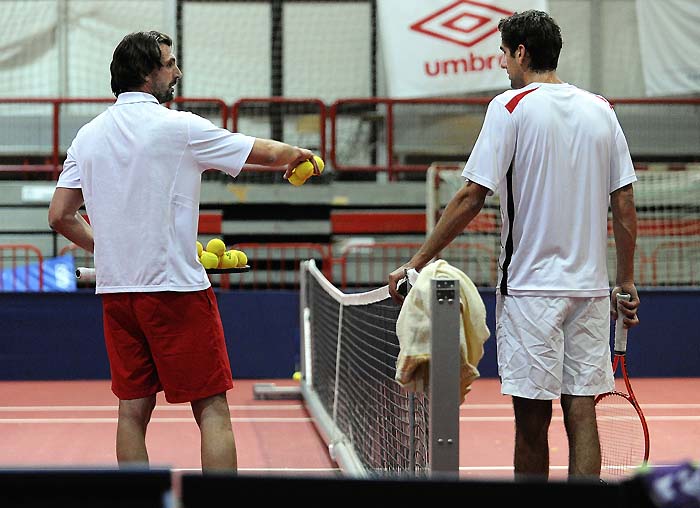 Zagreb, 020110.Dvorana Martinovka, tenis. Goran Ivanisevic trenira Marina Cilica.Na slici: Goran Ivanisevic, Marin Cilic.Foto: Damir Krajac / CROPIX