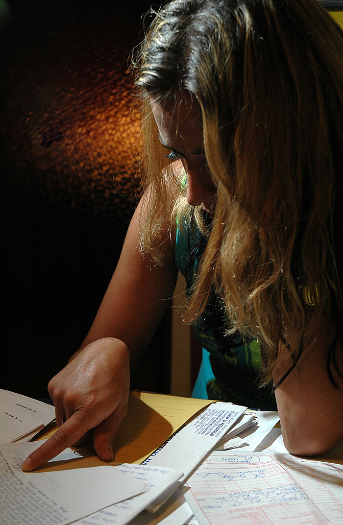 zagreb 290706spansko , milana resetara 19 , samohrana majka od 3. mjeseca ne dobiva djecji doplatak za dijete s epilepsija, na slici majka l. p.foto nina djurdjevic-zag-