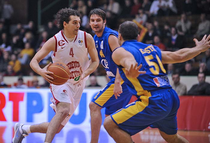 Zagreb, 060210Sportska dvorana Sutinska Vrela, Podsused.NLB liga: Cedevita - Zagreb CONa fotografiji: Subotic Srdjan i Krstic VladimirFoto: Vjekoslav Skledar / CROPIX