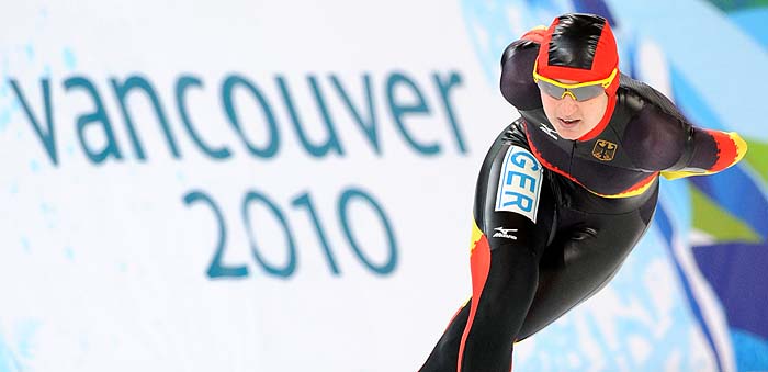 Germany's Daniela Anschutz Thoms competes in her Ladies' 3000 m Speedskating event at Richmond Olympic Oval in Richmond outside Vancouver during the 2010 Winter Olympics on February 14, 2010. AFP PHOTO TOSHIFUMI KITAMURA