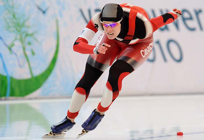 Gold medalist Canada's Christine Nesbitt competes in the Ladies' 1000m Speedskating race at the Richmond Olympic Oval, in Richmond, during the XXI Winter Olympics on February 18, 2010.   AFP PHOTO / Dimitar DILKOFF