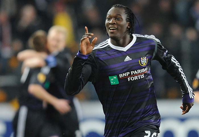 RSC Anderlecht's Belgian forward Romelu Lukaku celebrates after scoring during a UEFA Europa League football match, on February 25, 2010, against Athletic Bilbao at Constant Vande Stock stadium in Brussels.      AFP PHOTO JOHN THYS