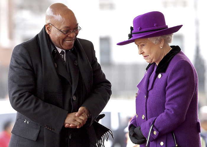 Britain's Queen Elizabeth greets South Africa's President Jacob Zuma during a ceremonial welcome on Horse Guards Parade in London March 3, 2010.   Zuma is on a three day state visit to Britain.       REUTERS/Chris Jackson/Pool     (BRITAIN - Tags: POLITICS ROYALS SOCIETY)