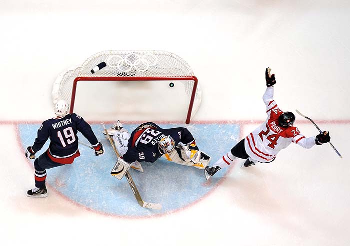 USA's forward Ryan Callahan (24) scores a goal during the Men's Gold Medal Hockey match between USA and Canada at the Canada Hockey Place during the XXI Winter Olympic Games in Vancouver, Canada on February 28, 2010. AFP PHOTO / CRIS BOURONCLE