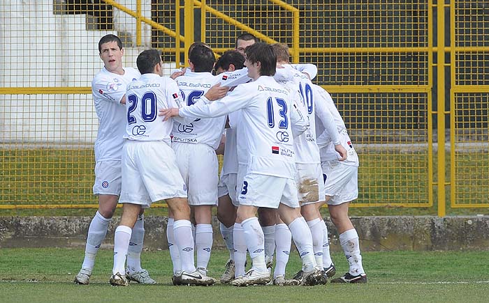 Zapresic, 060310.SRC Zapresic, 19. kolo, susret ekipa NK Inter Zapresic i HNK Hajduk Split.Na slici: slavlje igraca Hajduka.Foto: Damir Krajac / CROPIX
