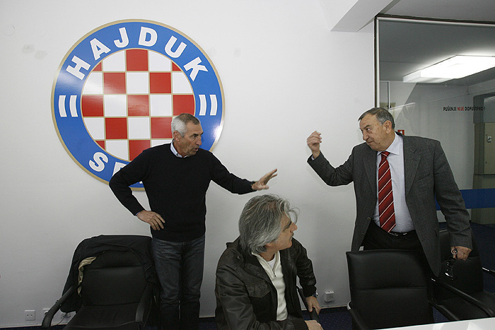 Split,  160310.Stadion NK Hajduka u PoljuduSusret bivseg trenera NK Hajduka Edoarda Reje, kondicijskog trenera Luigija Febrarria i sadasnjeg trenera NK Hajduka Stanka Poklepovica. Foto: Vladimir Dugandzic / CROPIX       