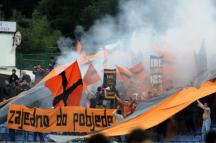 Sibenik, 240310.Stadion Subicevac.Prva utakmica polufinala nogometnog Kupa RH izmedju NK Sibenik - NK Varteks Varazdin.Na slici: navijaci Sibenika, Funcuti .Foto: Niksa Stipanicev / CROPIX