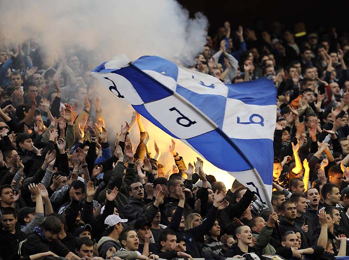 Zagreb, 240310.Stadion Maksimir.Prva polufinalna nogometna utakmica Hrvatskog kupa izmedju Dinama i Hajduka.Na slici: navijaci Dinama.Foto: Drago Sopta / CROPIX