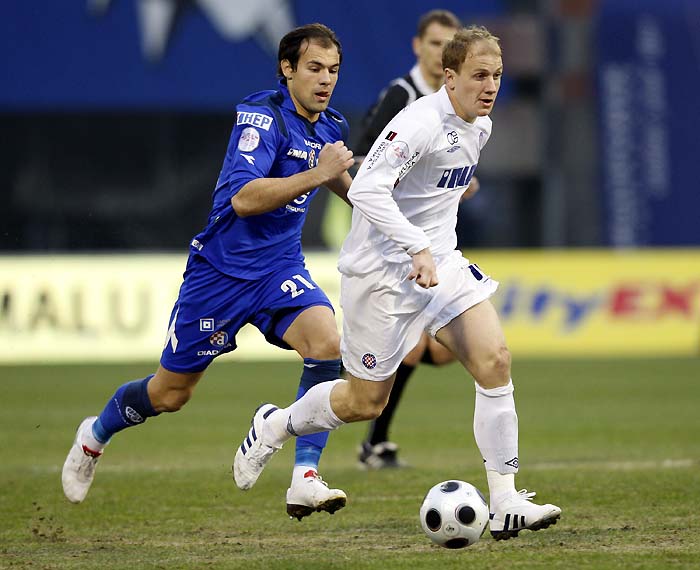 Zagreb, 240310.Stadion Maksimir.Prva polufinalna nogometna utakmica Hrvatskog kupa izmedju Dinama i Hajduka.Na slici: Ivica Vrdoljak i Senijad Ibricic.Foto: Ronald Gorsic / CROPIX