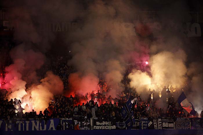 Zagreb, 240310.Stadion Maksimir.Prva polufinalna nogometna utakmica Hrvatskog kupa izmedju Dinama i Hajduka.Na slici: navijaci Dinama, BBB.Foto: Ronald Gorsic / CROPIX