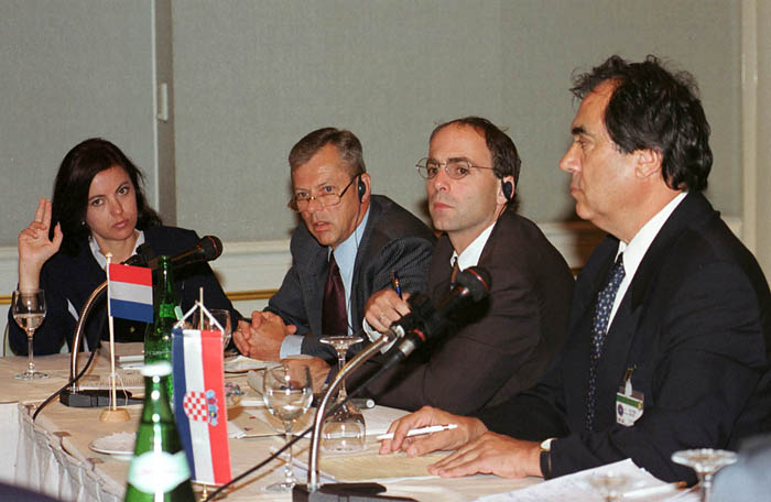 zagreb,270600ojdana zuzul,jack michael petri(mpri), paul cook(predstavnik parlamentarne skupine nato-a  i sdlavko kulicfoto : kristina fazinic