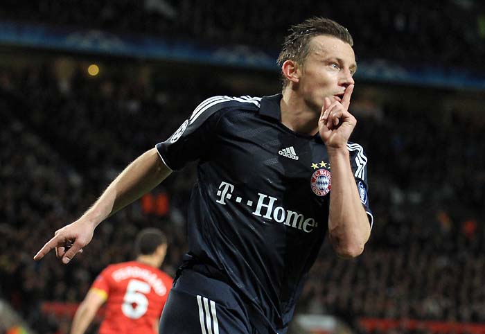 Bayern Munich's Croatian forward Ivica Olic celebrates scoring during the UEFA Champions League second leg quarter-final football match Manchester United vs FC Bayern Munich at Old Trafford in Manchester, north-west England, on April 7, 2010. AFP PHOTO / ANDREW YATES